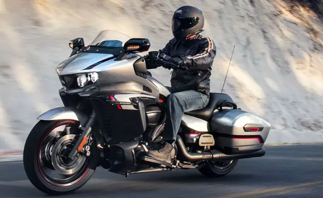 Moto bagger - Yamaha Star Eluder Bagger