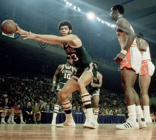 Adidas-superstar-década-de-70-basketball