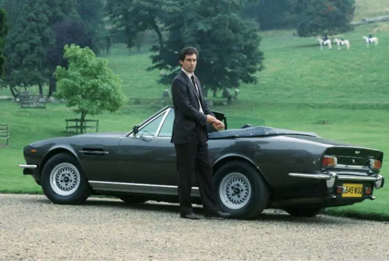 Aston-Martin-V8-Vantage-Volante-James-Bond-768x515