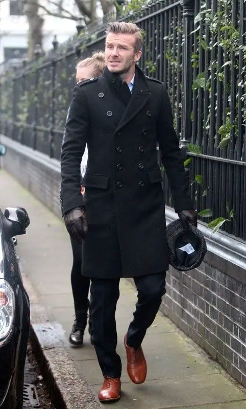 David Beckham elegante com casaco