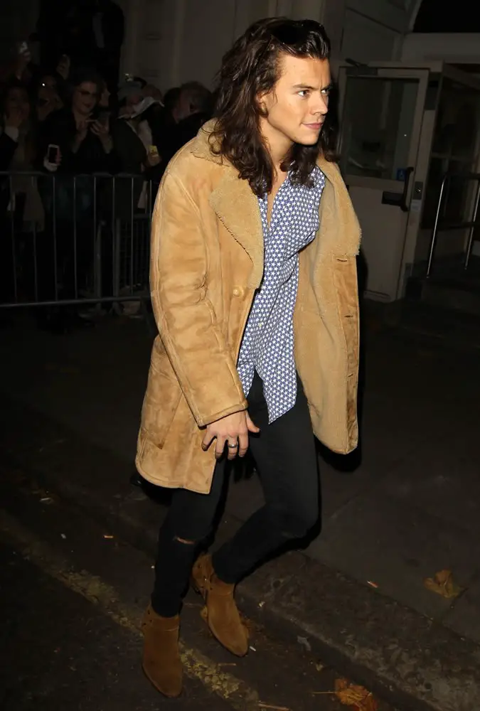 Harry-Styles-de-casaco