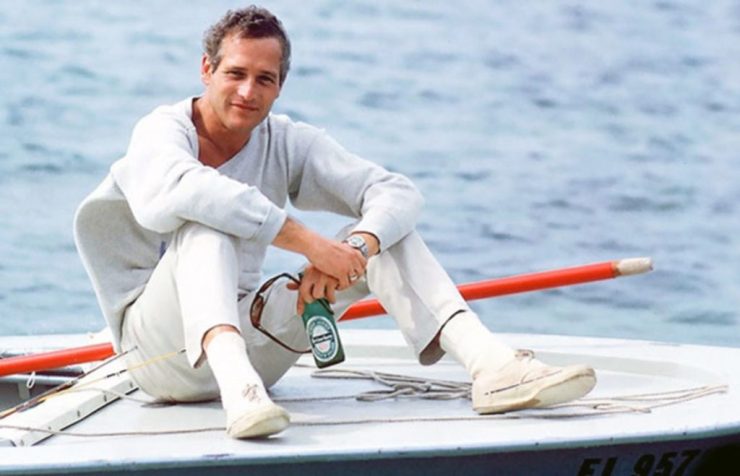 Paul-Newman-com-tênis-branco