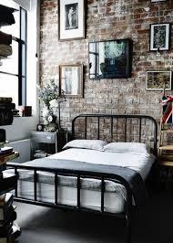 Quarto-masculino-industrial-cama-de-ferro