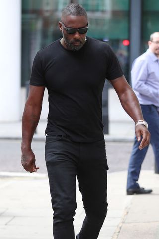 Camiseta preta Idris Elba