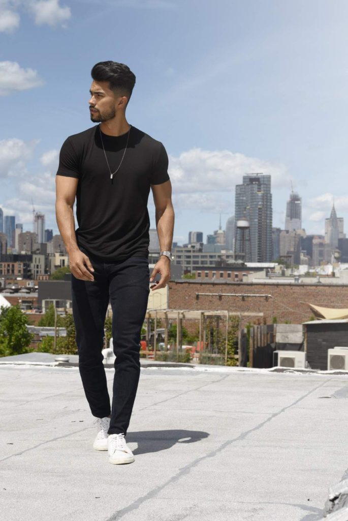 Como usar camiseta preta masculina - dicas e looks