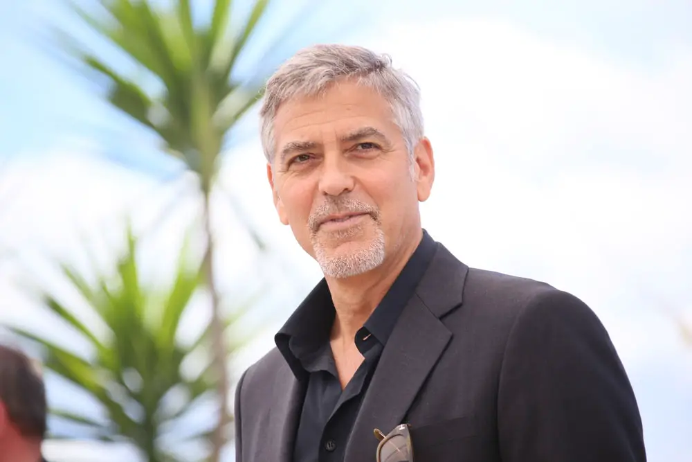 George-Clooney grisalho